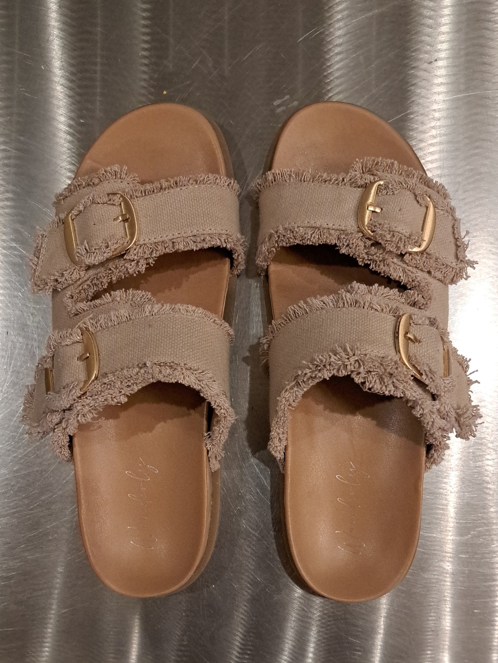 Nwot Private Label Golden Footbed Sandals. Slip-on Slides With Frayed Edge Strap